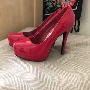 Sexy red pumps